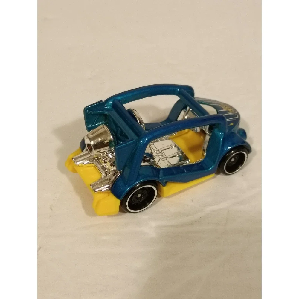 Hot Wheels Kick Kart Blue Metallic Yellow Base Diecast Car 1:64 Scale